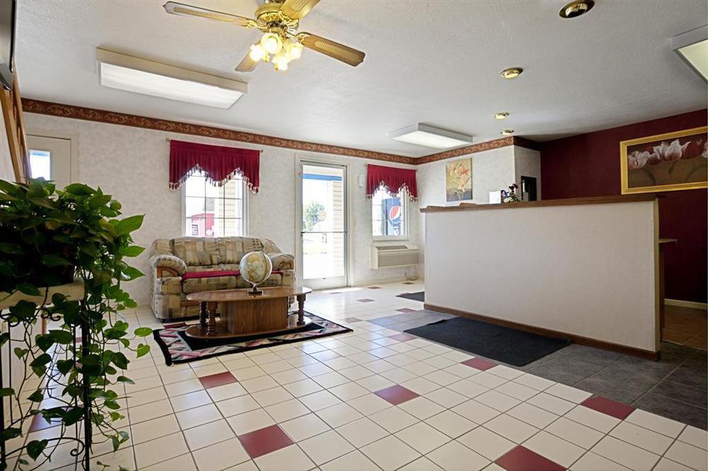 Americas Best Value Inn Of Decatur Beltér fotó